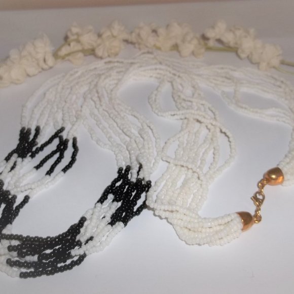Pre-owned, Necklace, Monet Necklace, Black and White Necklace, Seed Bead 7747 - Picture 4 of 7